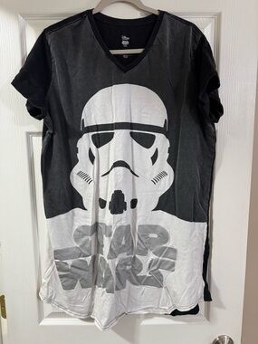 Disney Star Wars Black & White Stormtrooper V-Neck sleep tee